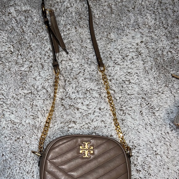 Tory Burch Kira Cross body bag gently used - Picture 2 of 8
